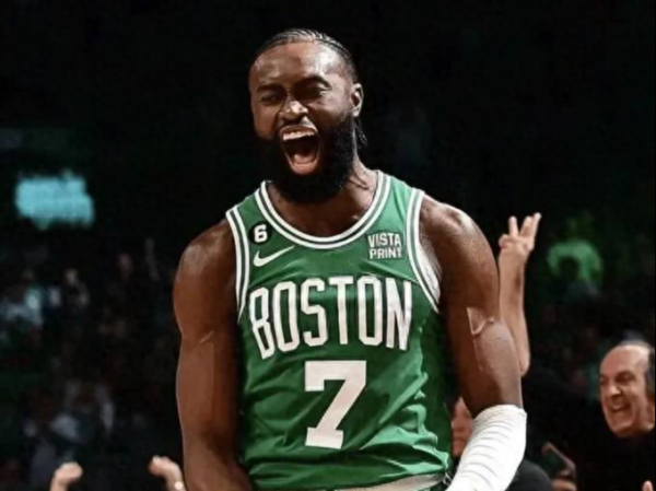 Jaylen Brown: Điều đáng tiếc nhất trong cuộc đời tôi là tôi không thể nhìn thấy Kobe. Tôi nghe nói r